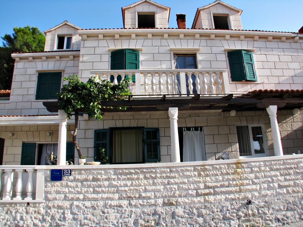 Apartment Martinic Pucisca Ruang foto