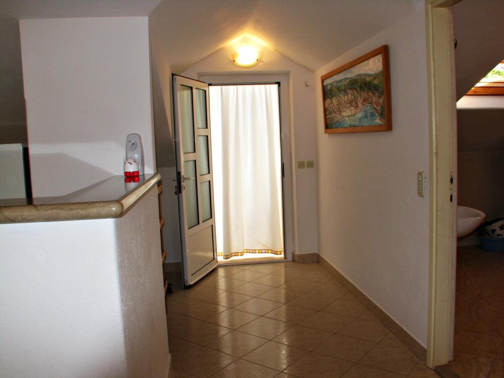 Apartment Martinic Pucisca Ruang foto